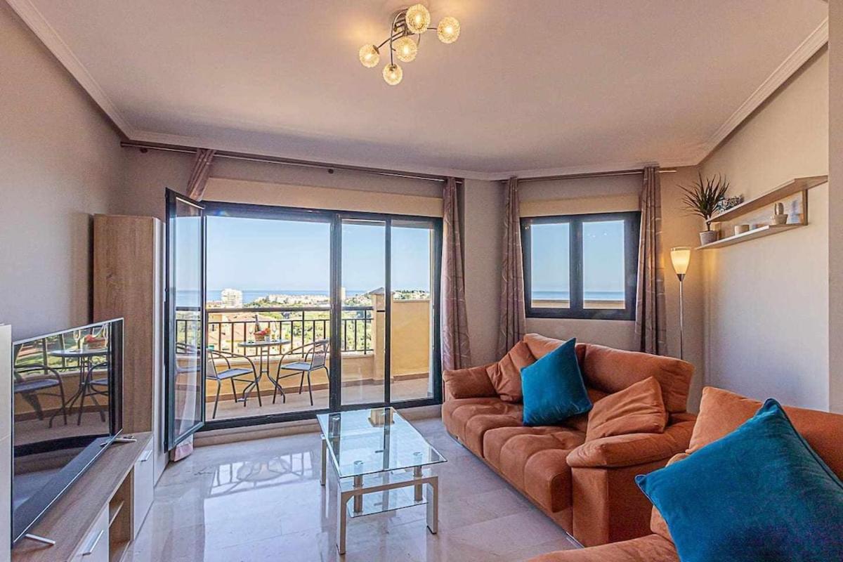 797 Holiday Rentals - Moderno Piso Para 5 Con Hermosas Vistas Benalmadena Exterior photo